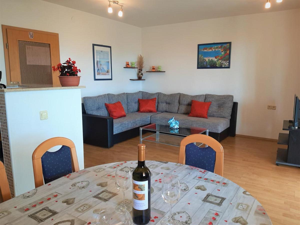 Cozy Apartments With Sea View Novi Vinodolski Zewnętrze zdjęcie