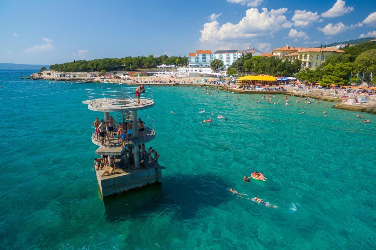 Cozy Apartments With Sea View Novi Vinodolski Zewnętrze zdjęcie